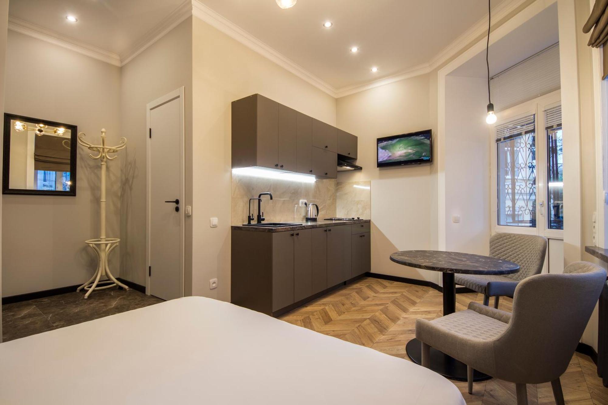 Self Check-In Apartments Maidan Area Kyiv Exterior photo