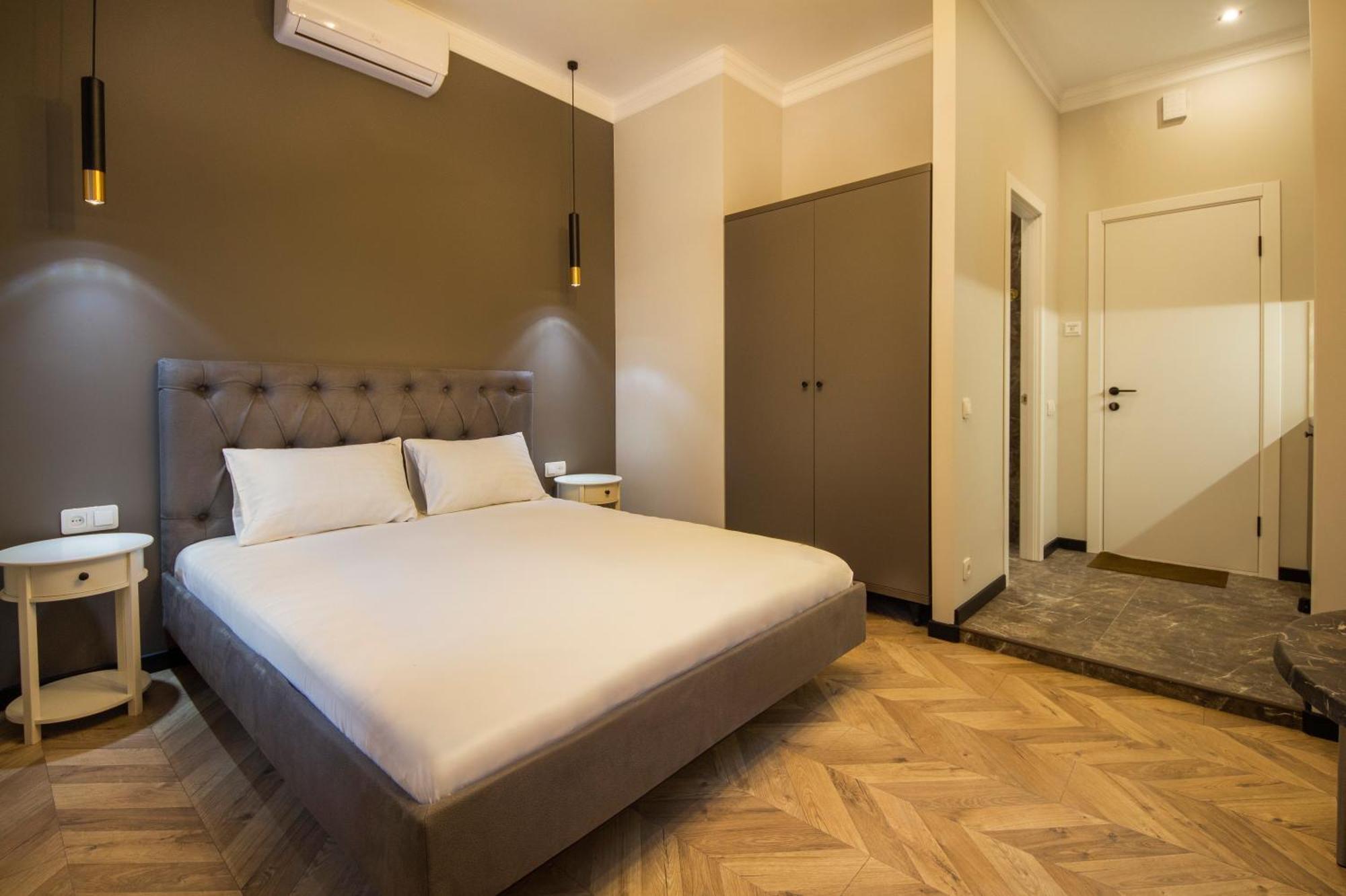 Self Check-In Apartments Maidan Area Kyiv Exterior photo