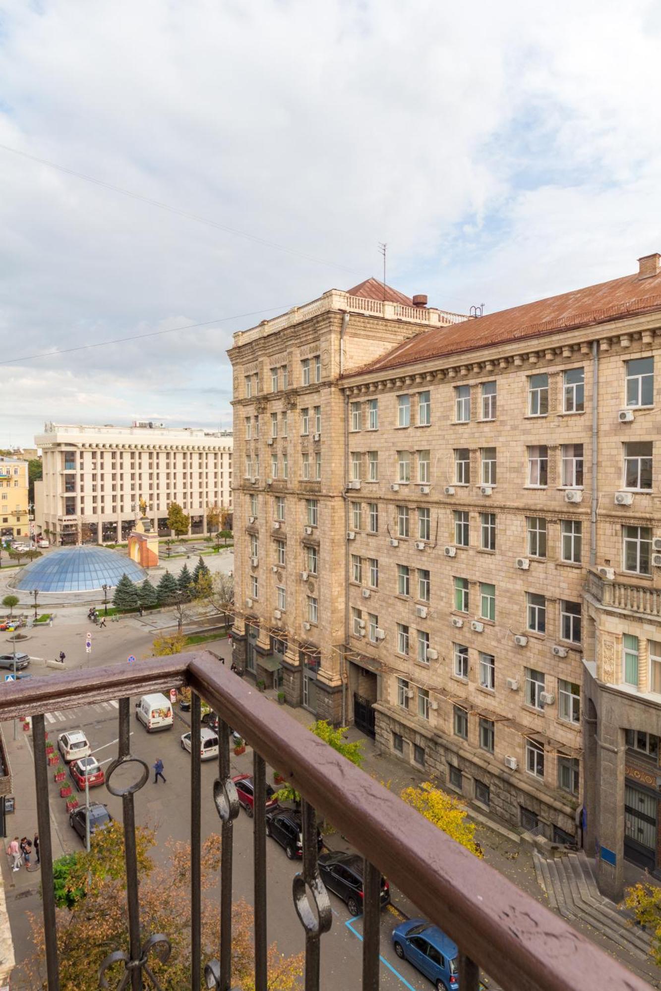 Self Check-In Apartments Maidan Area Kyiv Exterior photo
