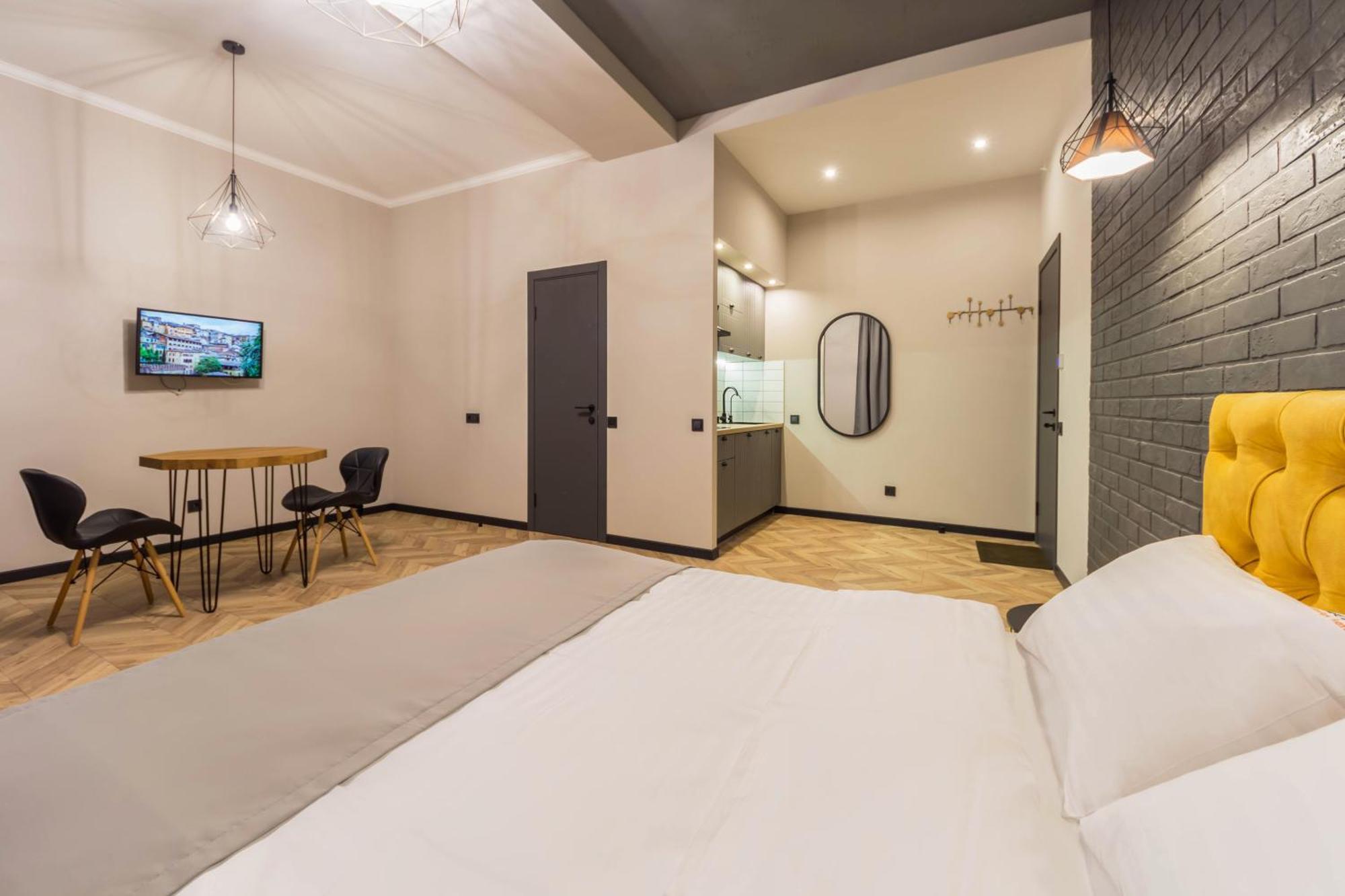 Self Check-In Apartments Maidan Area Kyiv Exterior photo