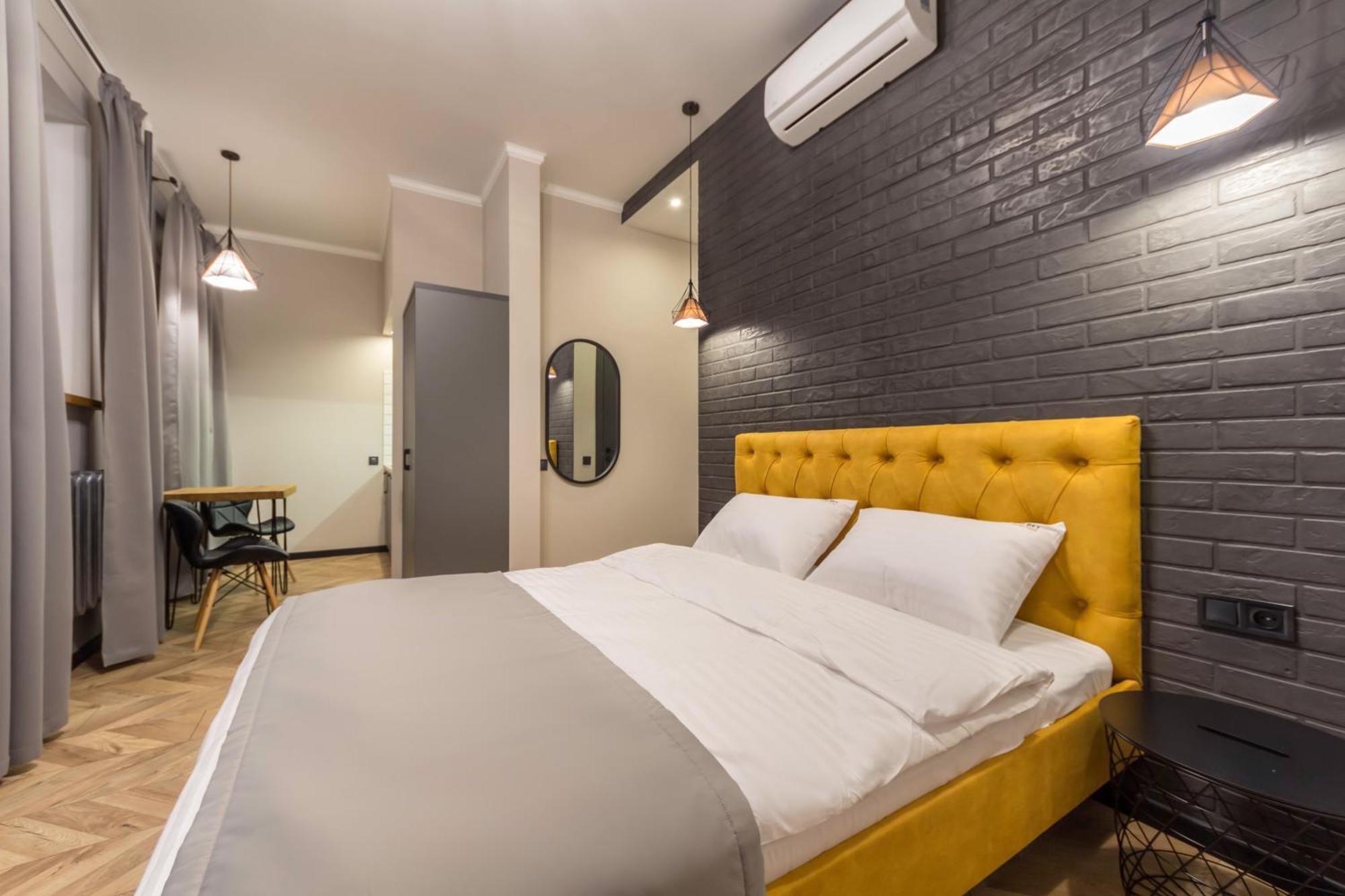 Self Check-In Apartments Maidan Area Kyiv Exterior photo