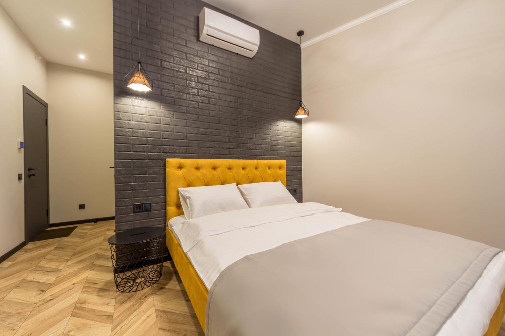 Self Check-In Apartments Maidan Area Kyiv Exterior photo