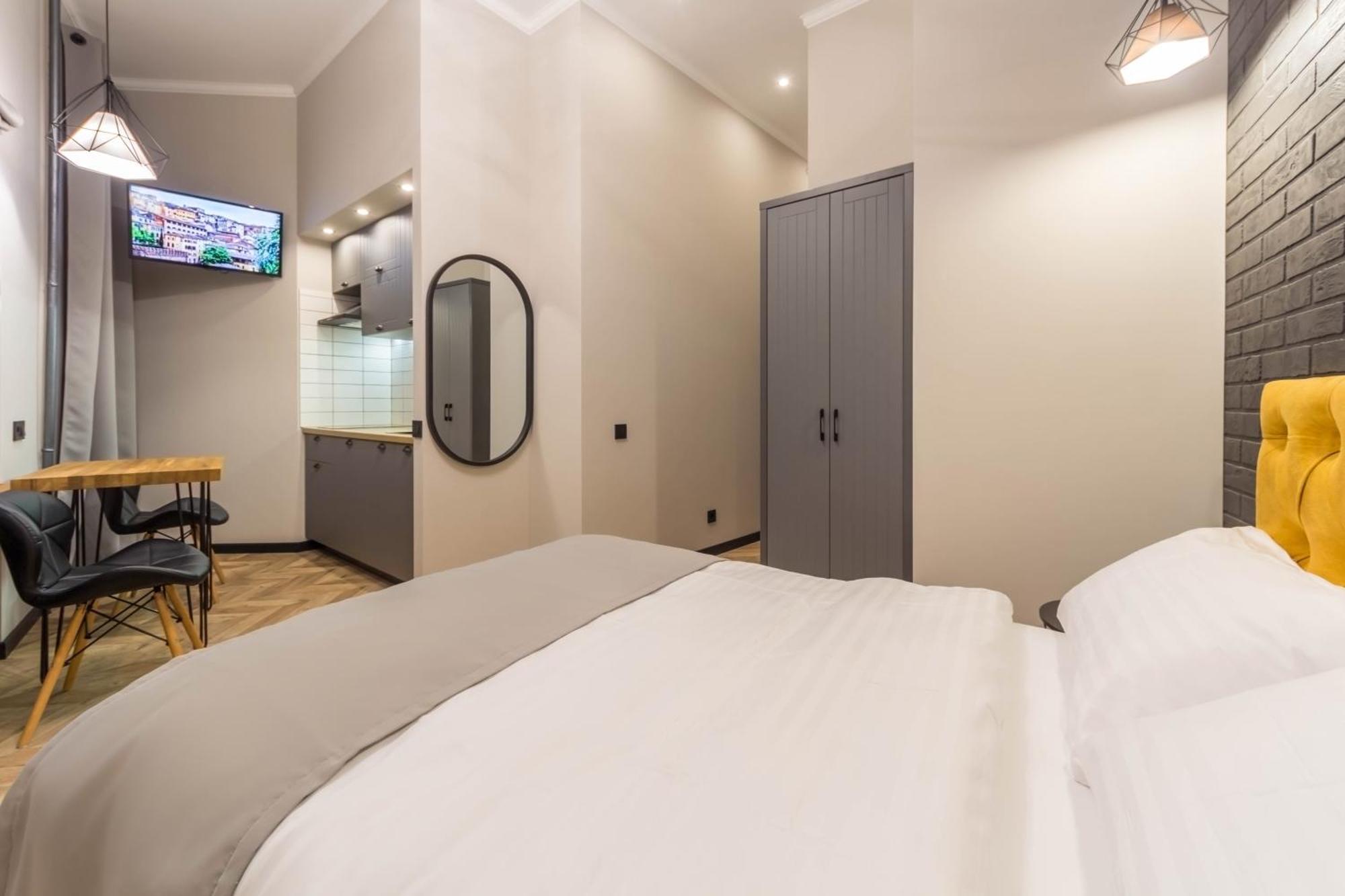 Self Check-In Apartments Maidan Area Kyiv Exterior photo