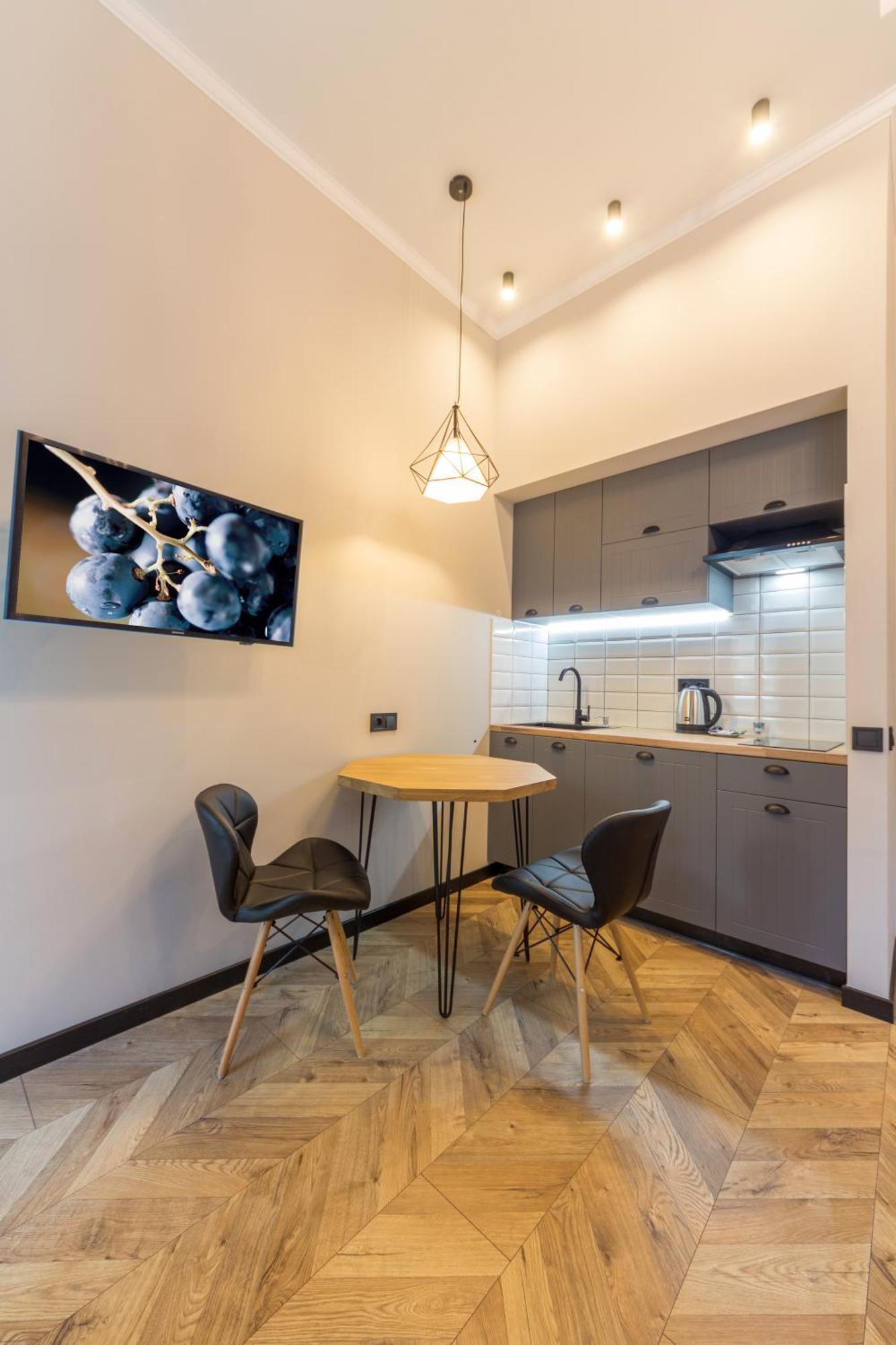 Self Check-In Apartments Maidan Area Kyiv Exterior photo
